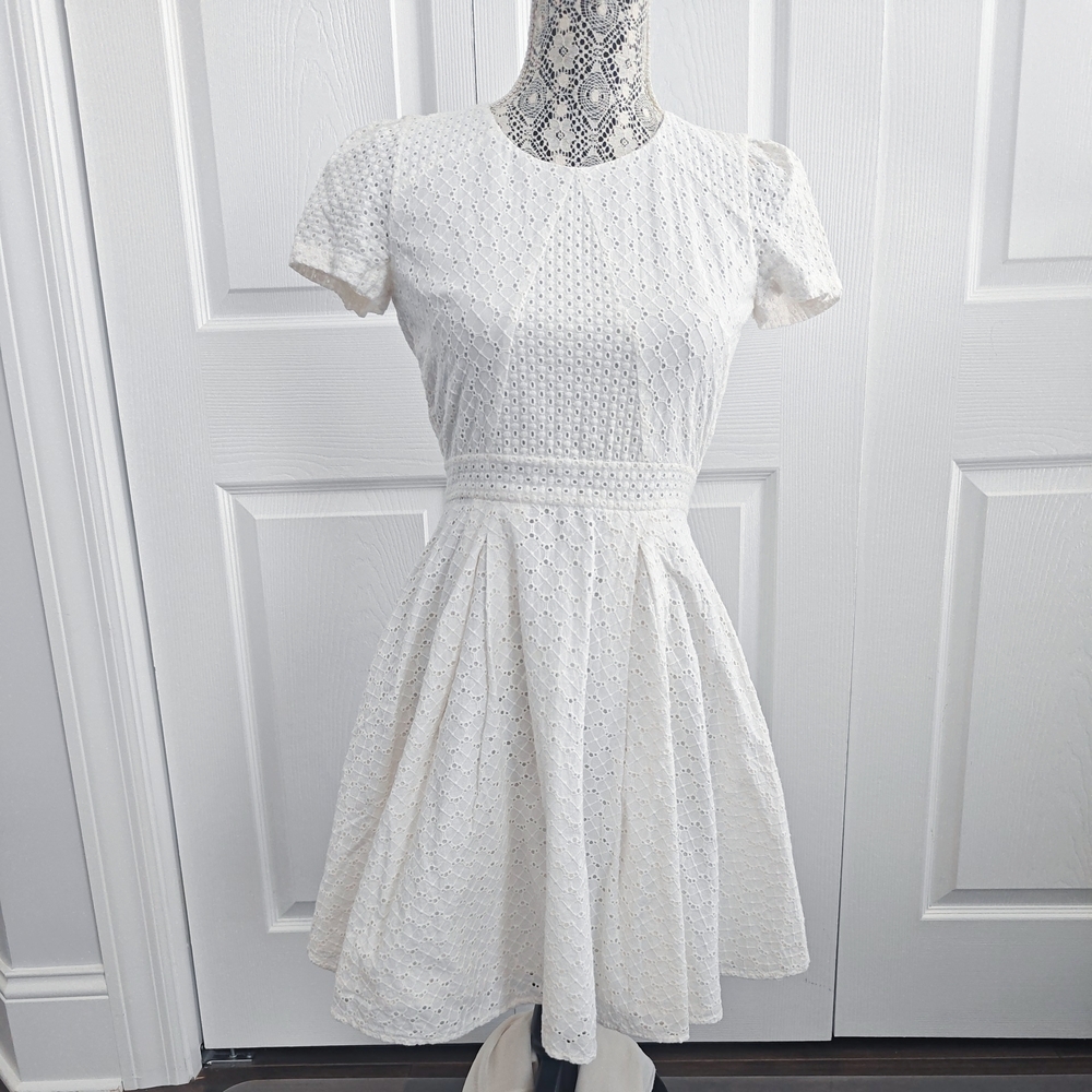 French Connection White Eyelet Short-Sleeve Skater Dress XS Size 0